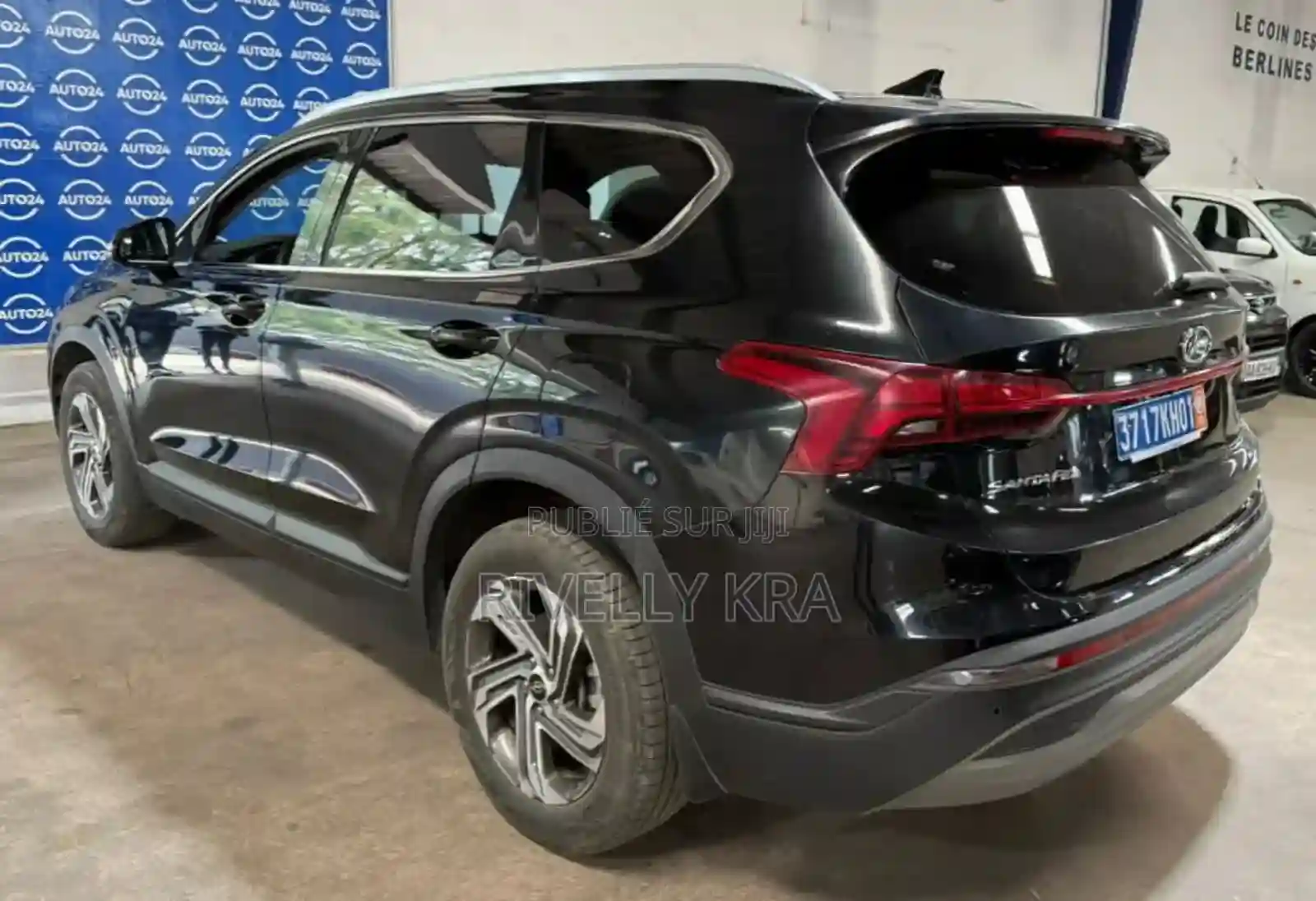 Hyundai Santa Fe SE 2021 Black - Vue 8