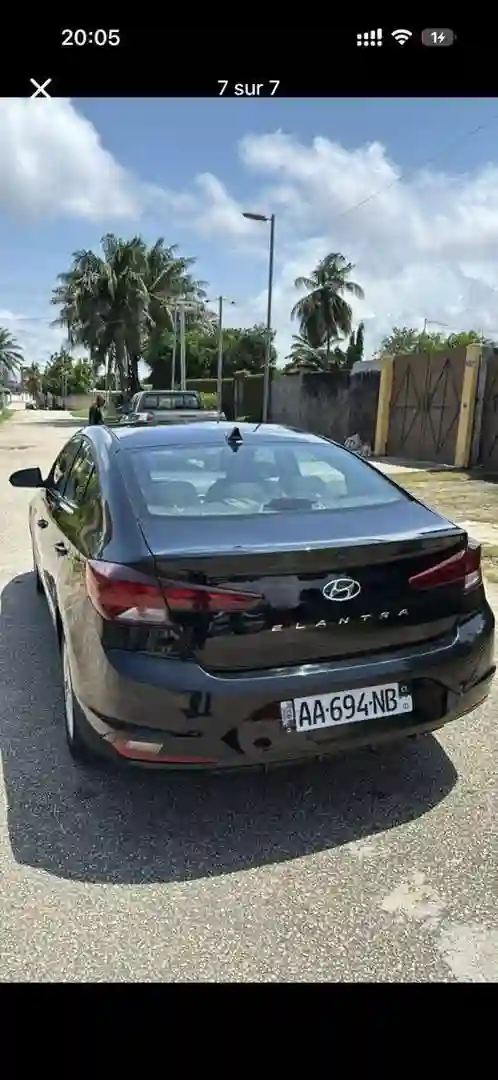 HYUNDAI ELANTRA EN VENTE 
