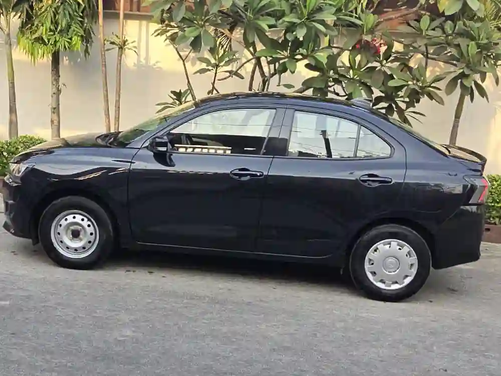 SUZUKI DZIRE 2025 EN VENTE  - Vue 3