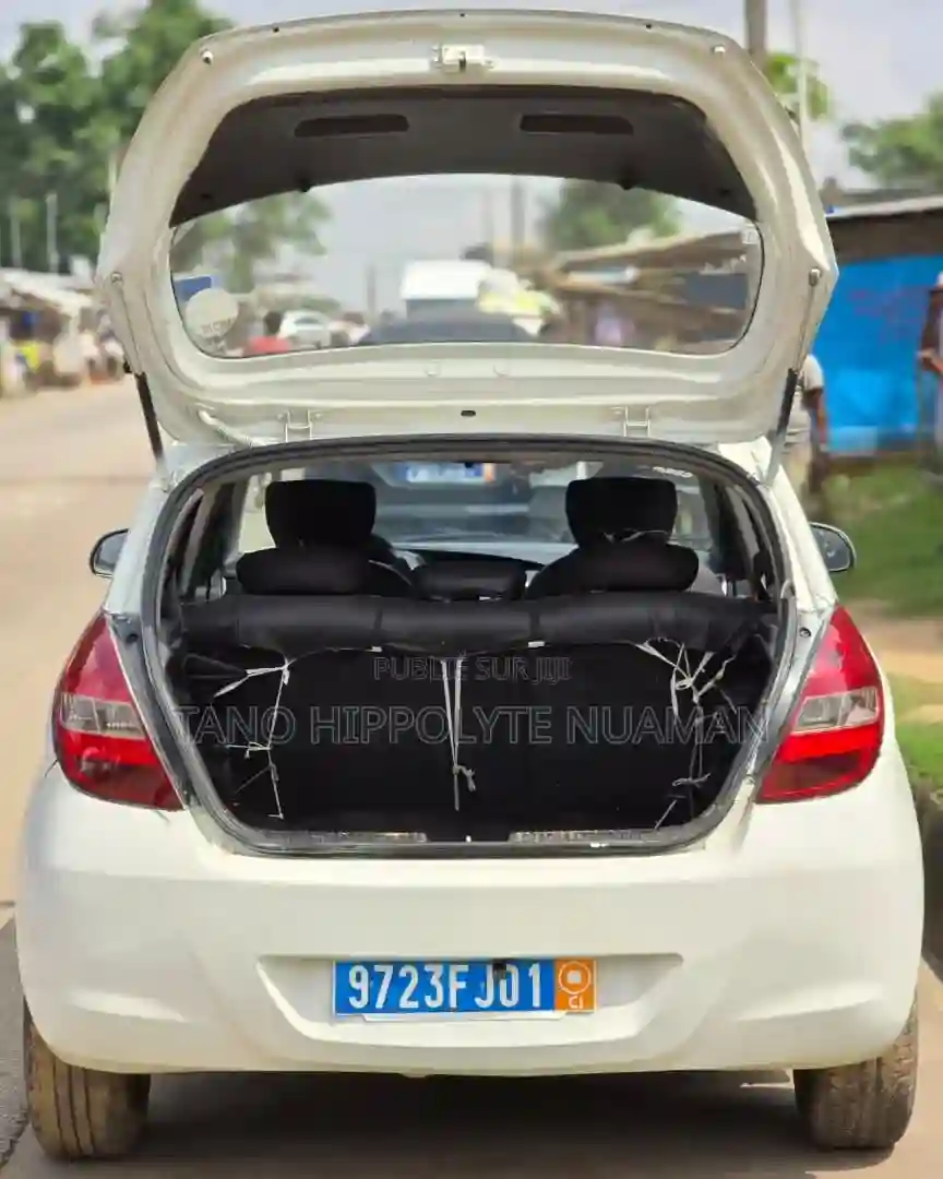 Hyundai i20 2011 Blanc - Vue 2