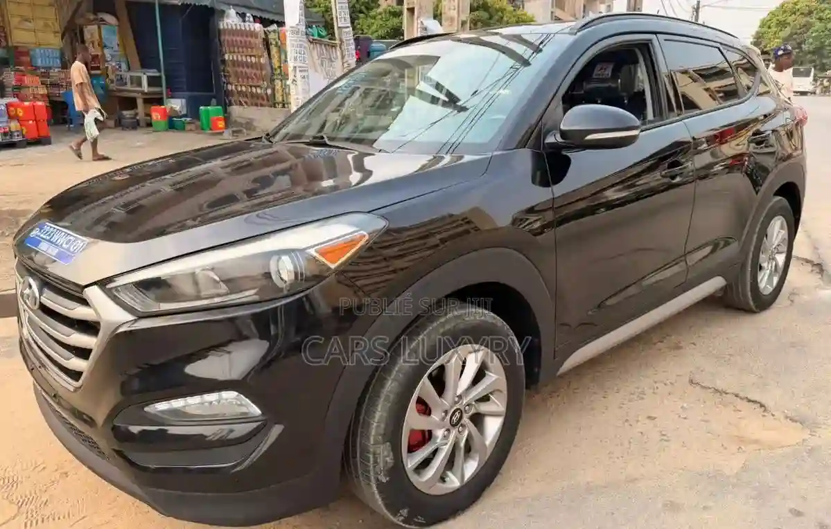 Hyundai Tucson Limited AWD 2018 Black - Vue 3
