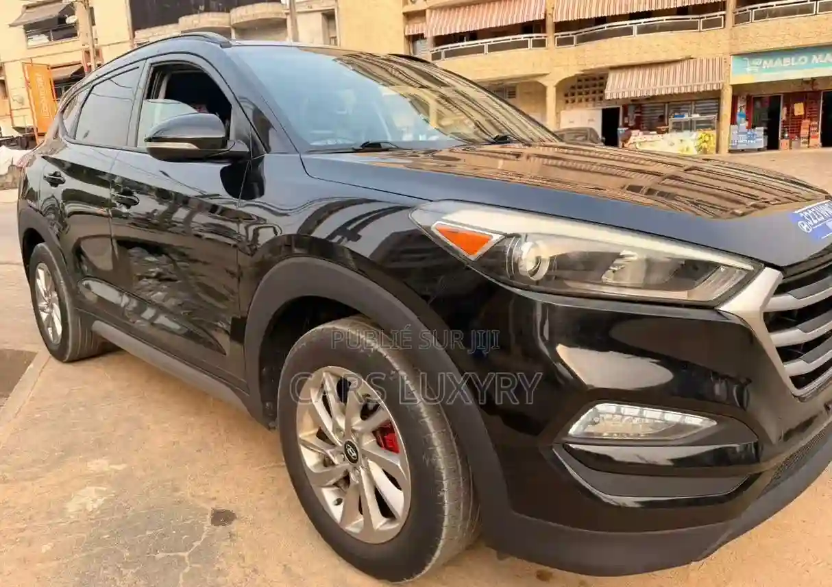 Hyundai Tucson Limited AWD 2018 Black - Vue 5