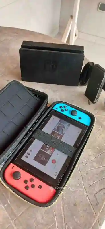 Nintendo Switch Craqué - Vue 2