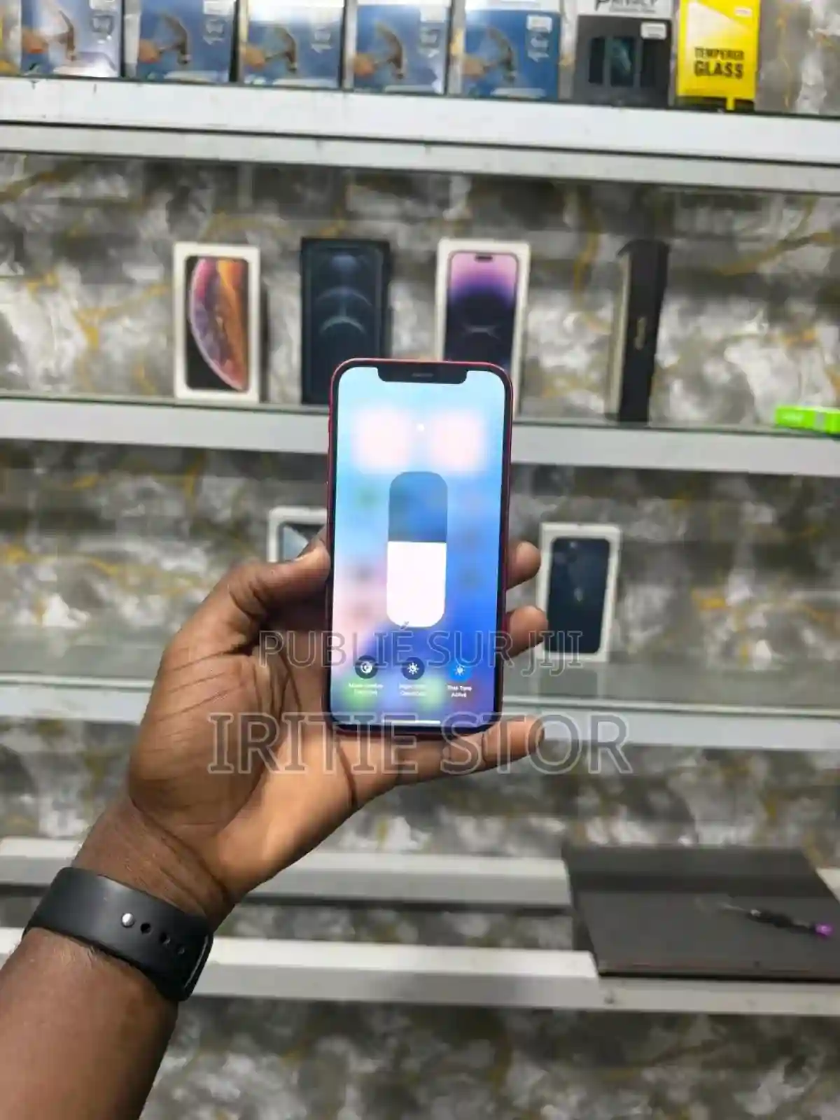 Apple Iphone 11 128 GB Rouge - Vue 1