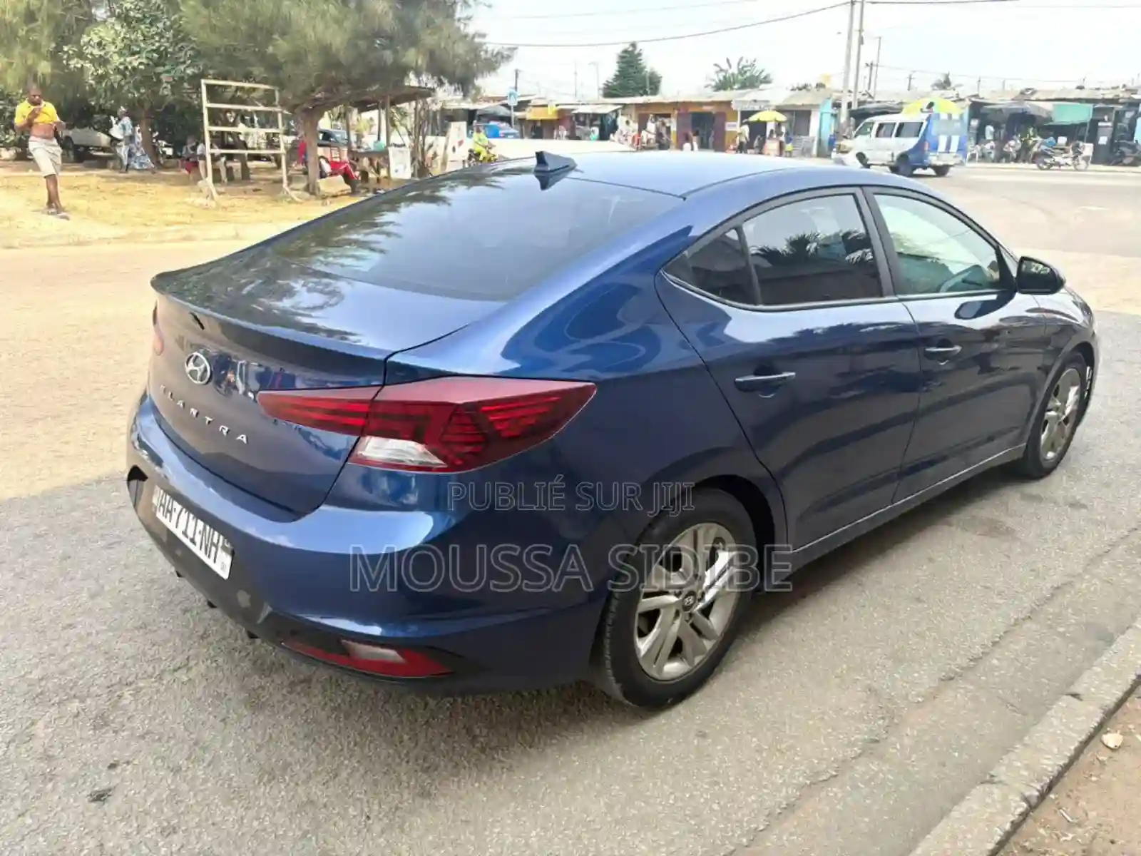 Hyundai Elantra 2020 Bleu - Vue 2