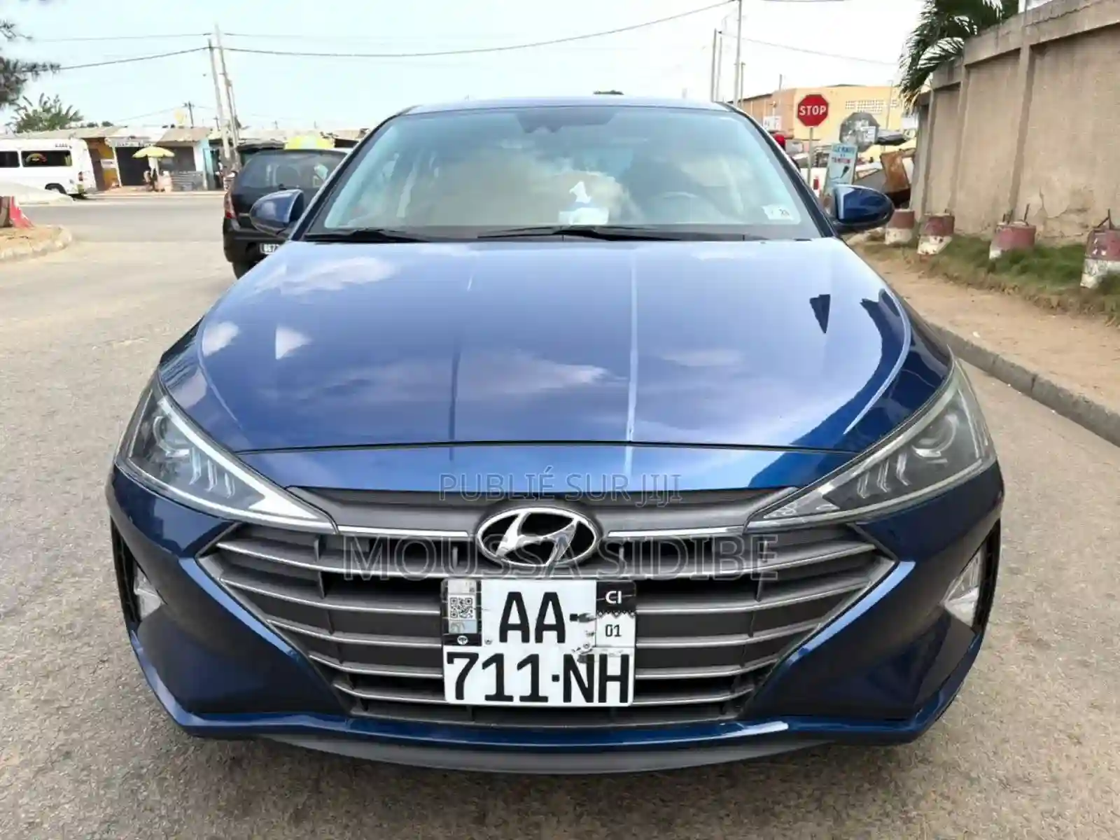 Hyundai Elantra 2020 Bleu - Vue 4