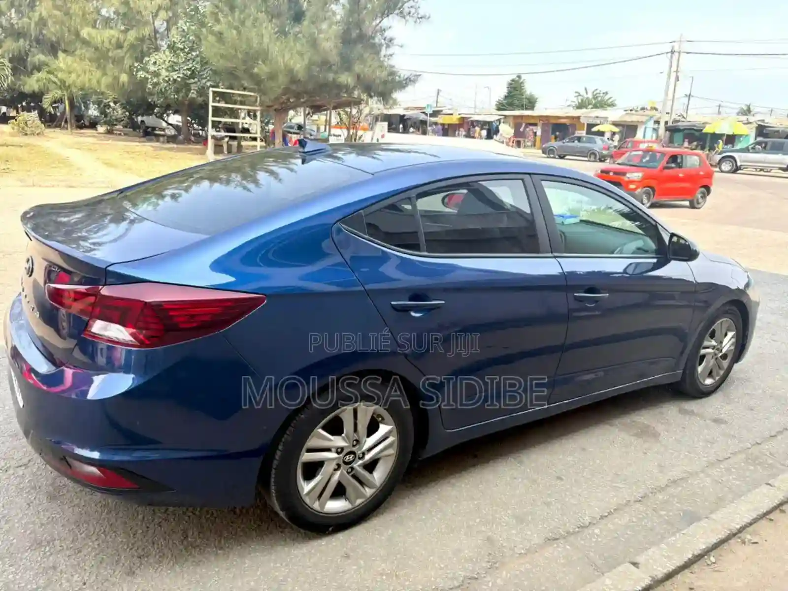 Hyundai Elantra 2020 Bleu - Vue 5
