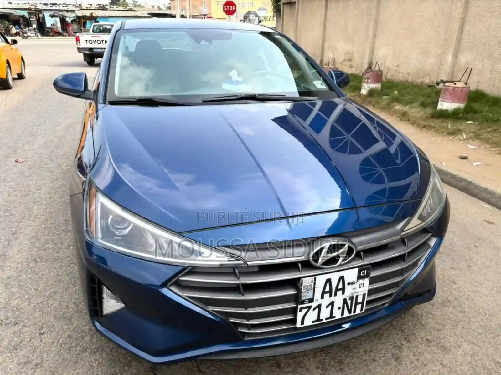 Hyundai Elantra 2020 Bleu - Vue 9