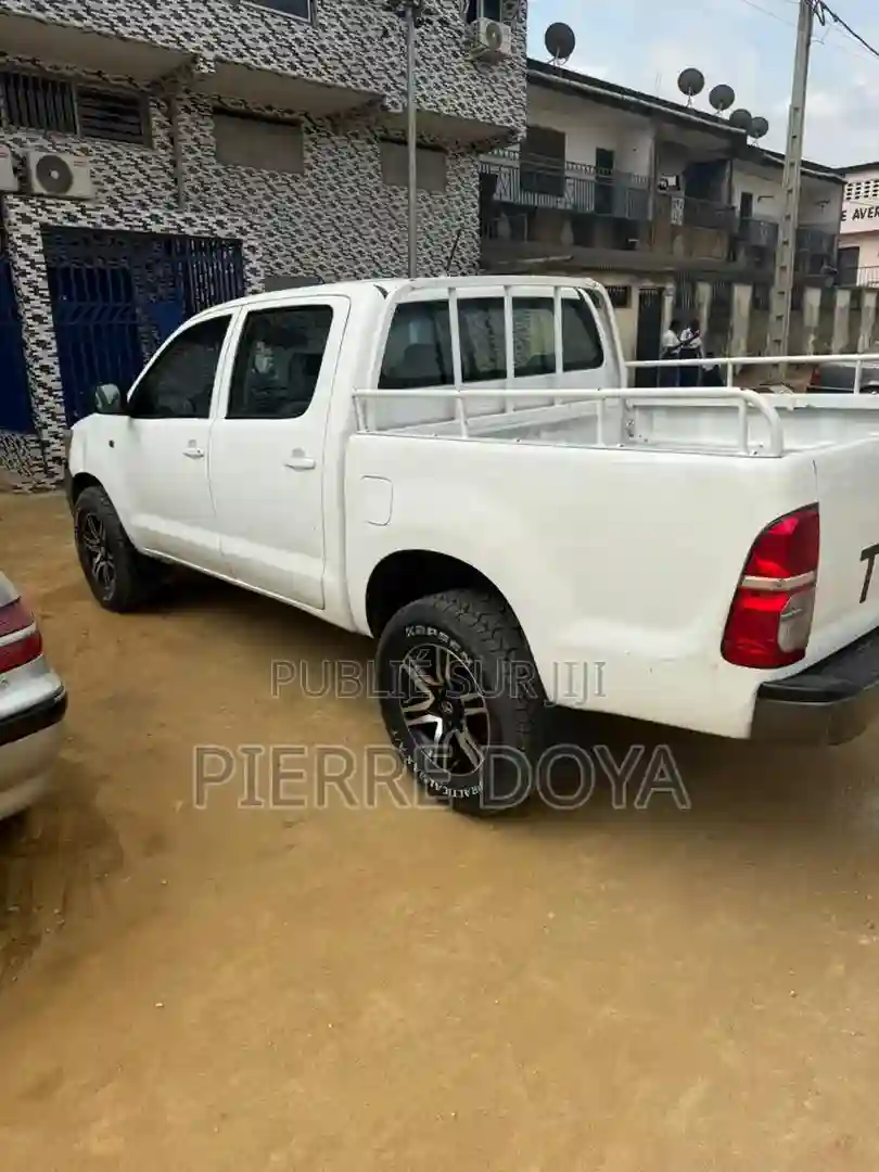 Toyota Hilux Revo Single Cab Deisel 24 RWD 2017 Blanc - Vue 1