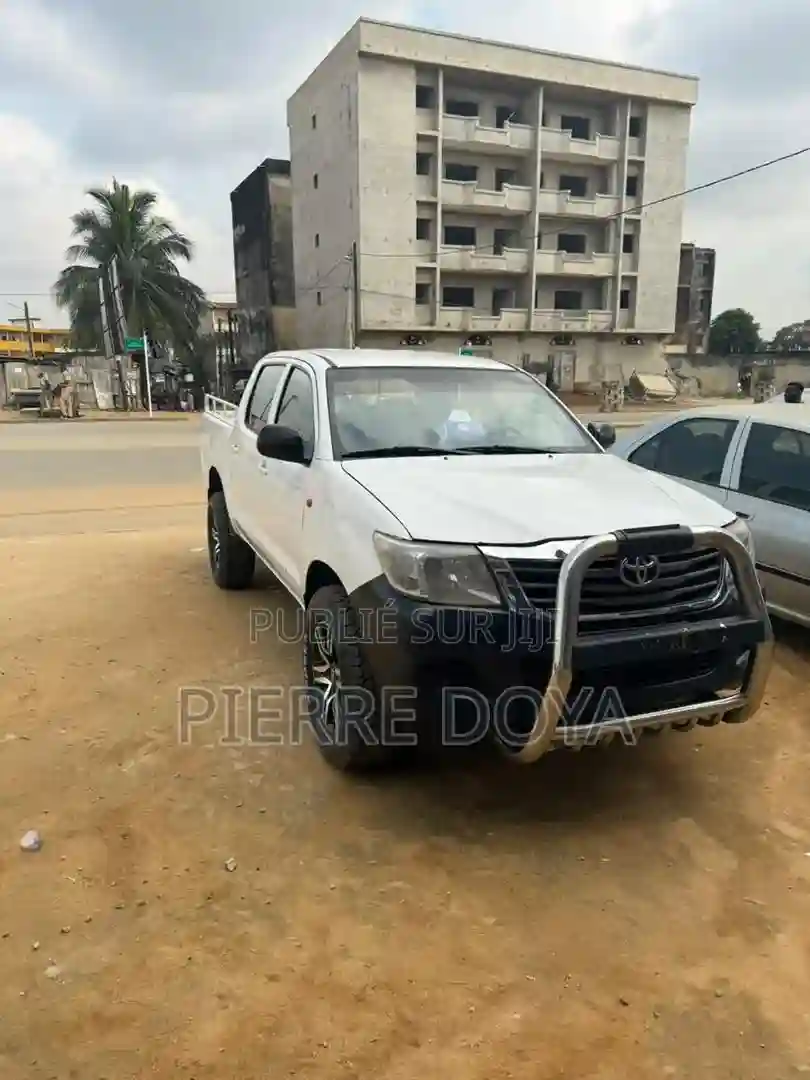 Toyota Hilux Revo Single Cab Deisel 24 RWD 2017 Blanc - Vue 8