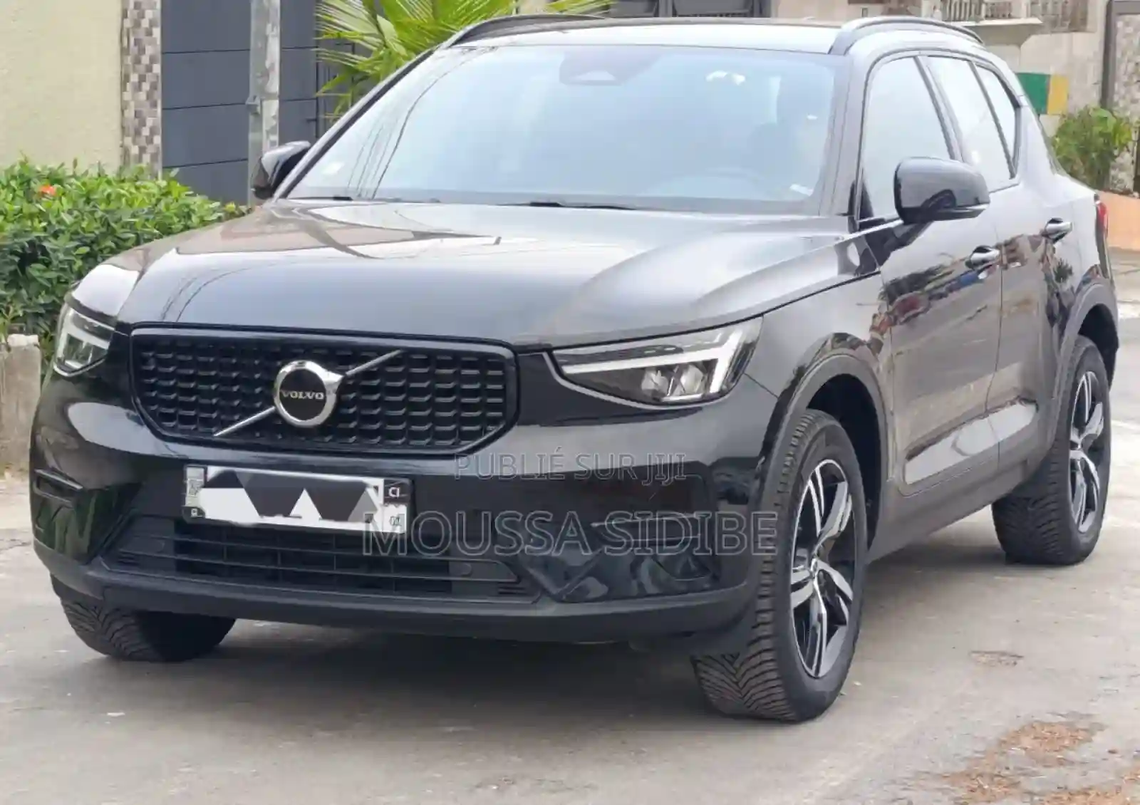 Volvo Xc40 2024 Noir - Vue 3