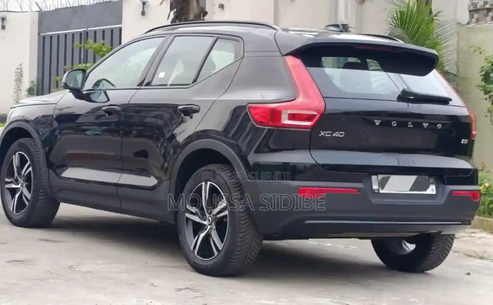 Volvo Xc40 2024 Noir - Vue 4