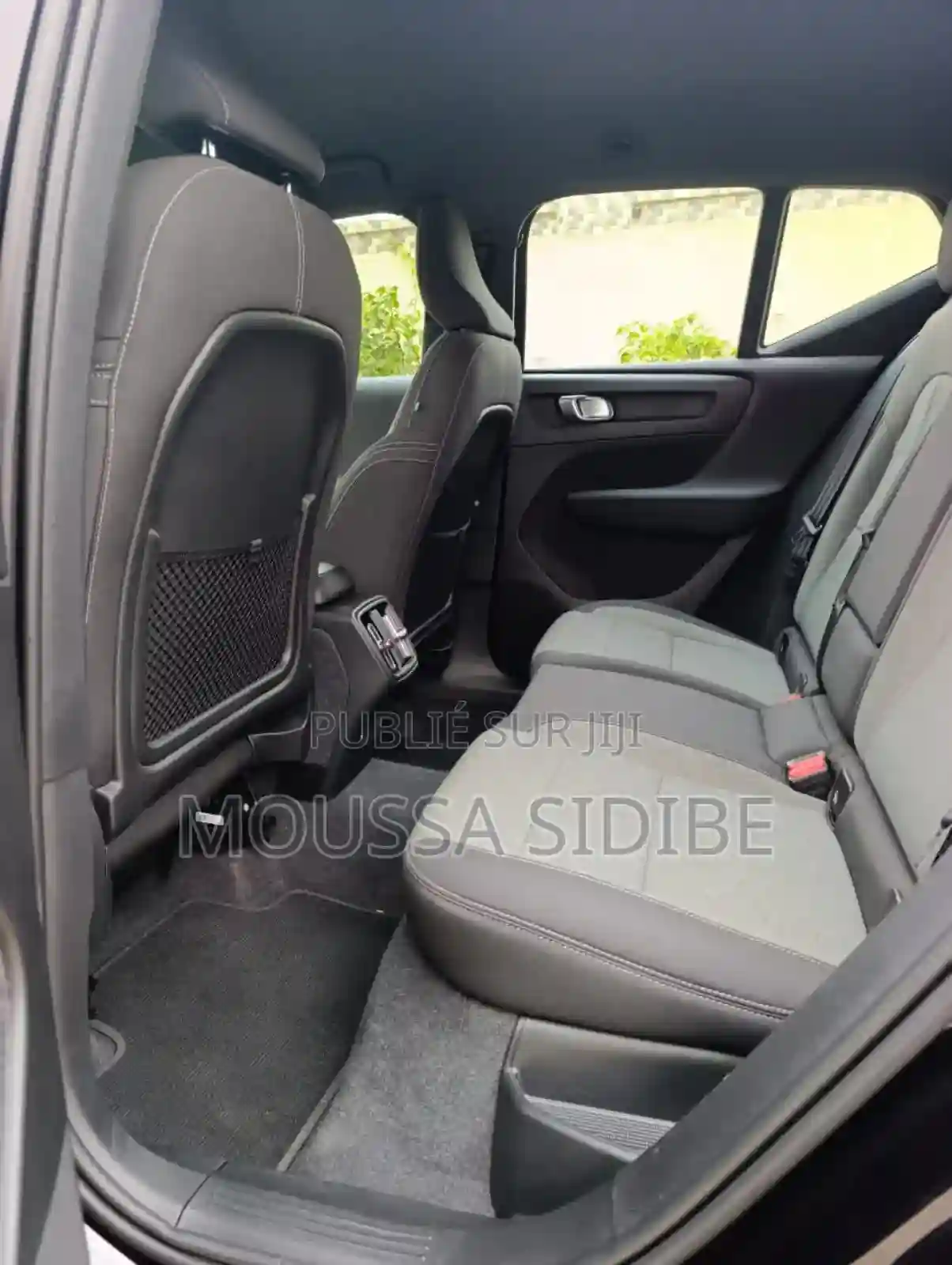 Volvo Xc40 2024 Noir - Vue 6