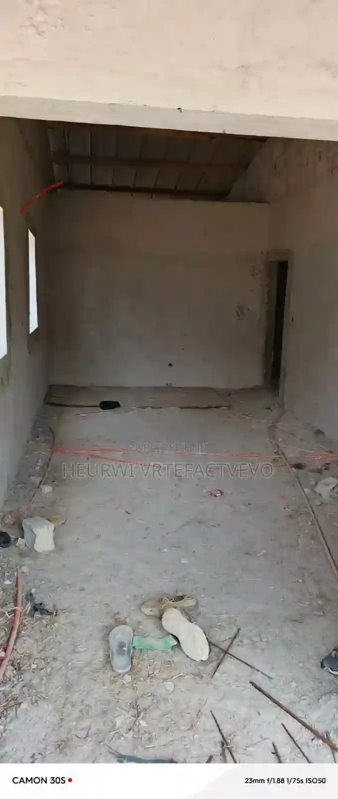 4chbre Villa Dans Yozalem Bingerville à Vendre - Vue 3