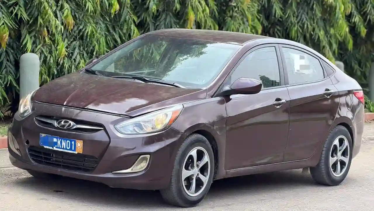 HYUNDAI ACCENT EN VENTE 