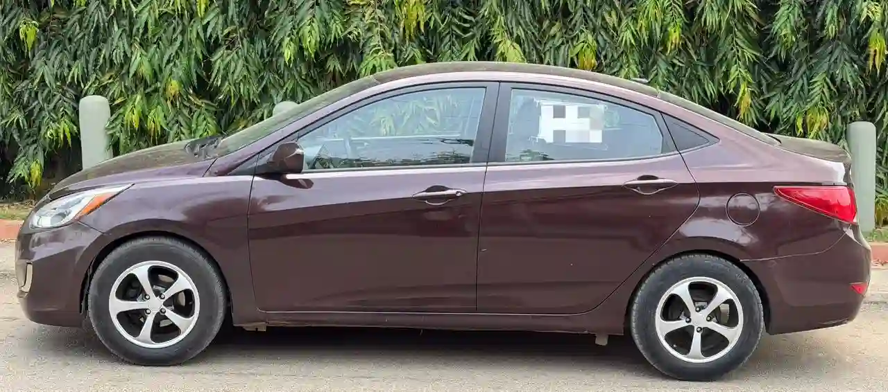 HYUNDAI ACCENT EN VENTE  - Vue 3