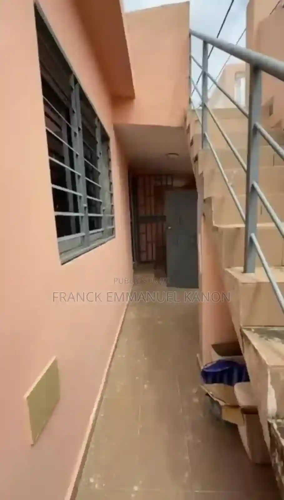 4chbre Villa Dans Villa Basse Bingerville à Vendre - Vue 3