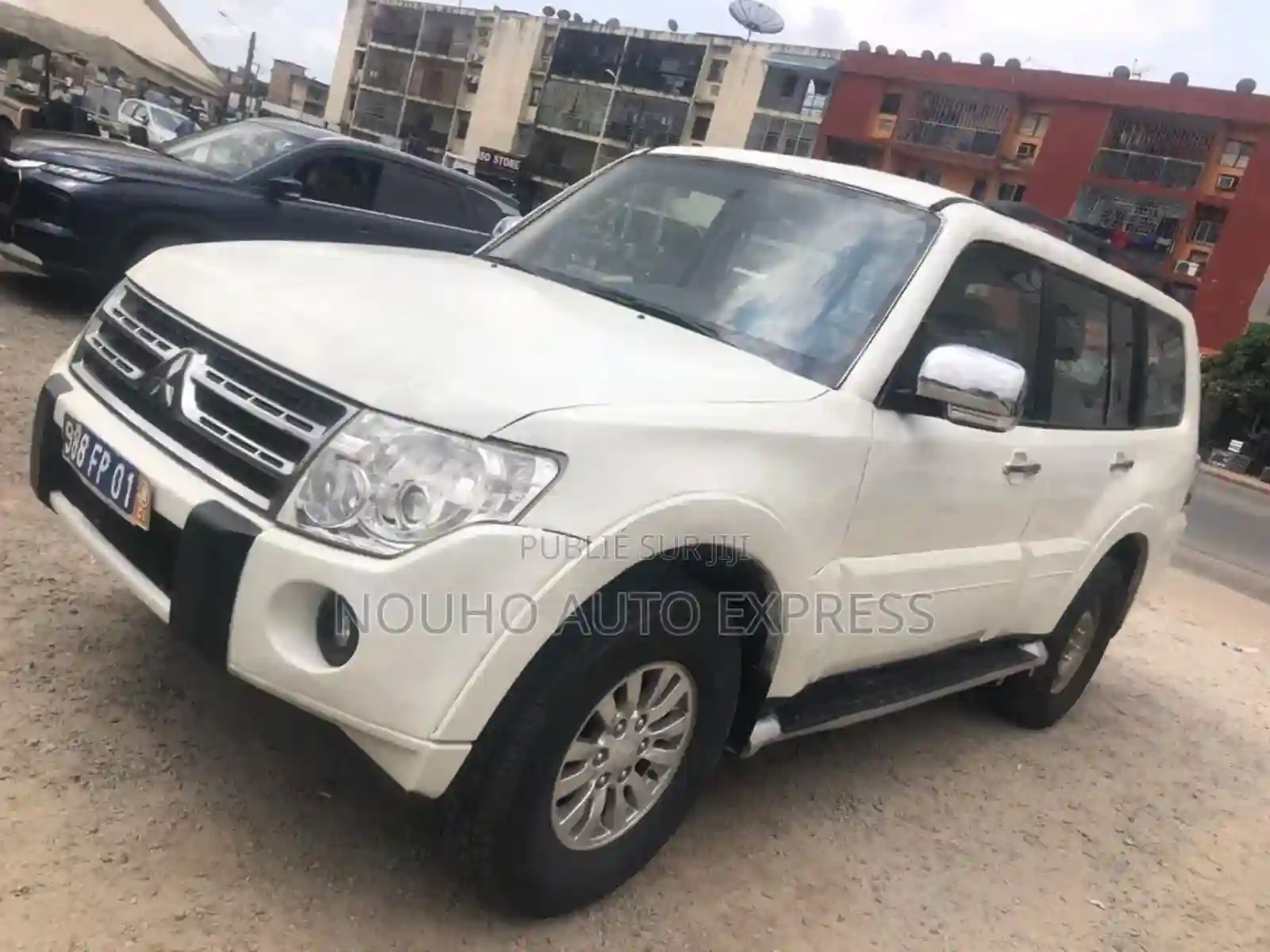 Mitsubishi Pajero 2012 Blanc - Vue 4