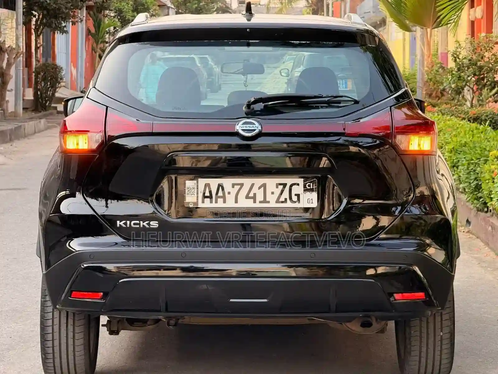 Nissan Kicks 2021 Noir - Vue 8