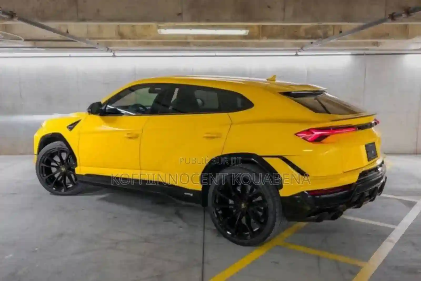 Lamborghini Urus 2022 Argenté - Vue 3