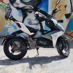 Neuf Yamaha R6 2023 Blanc