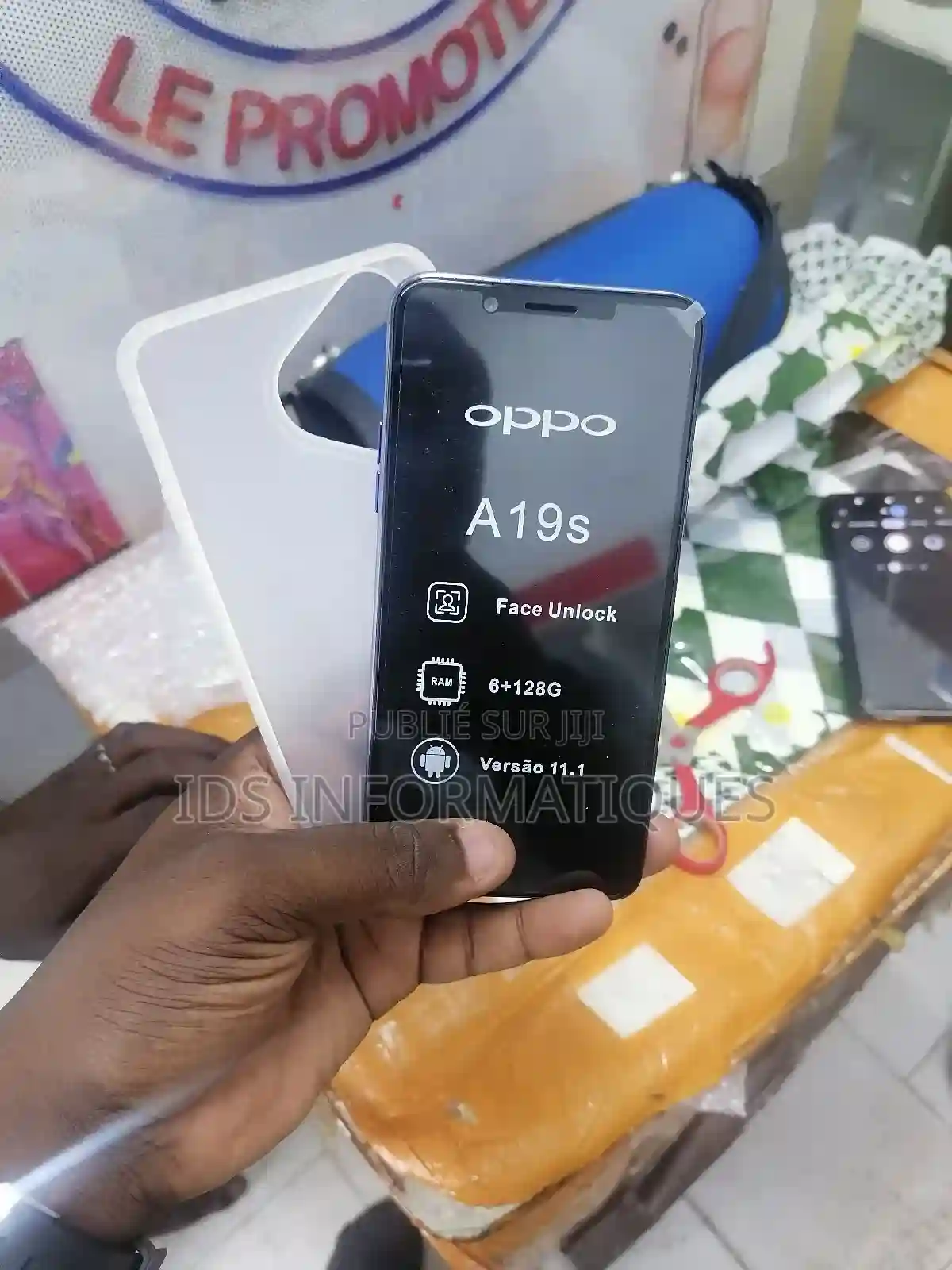 Oppo A18 128 GB Bleu - Vue 1