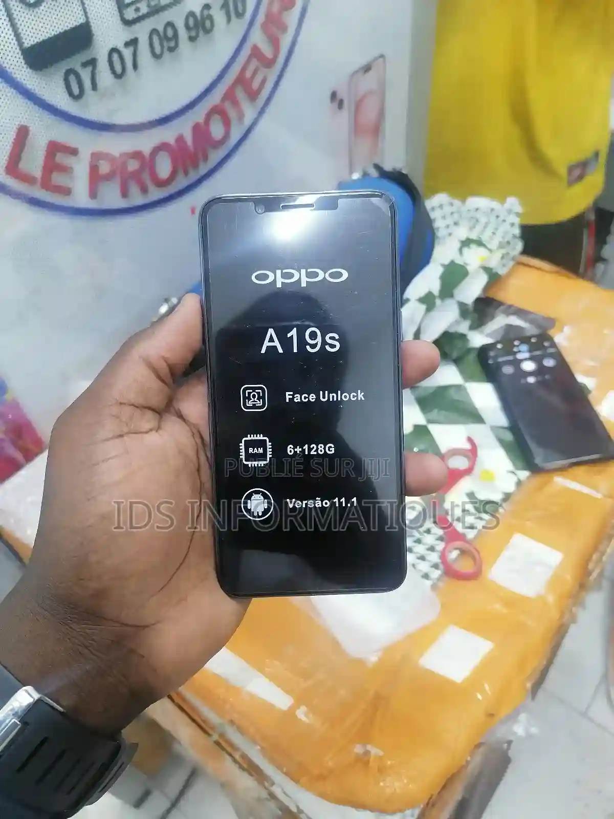 Oppo A18 128 GB Bleu - Vue 2