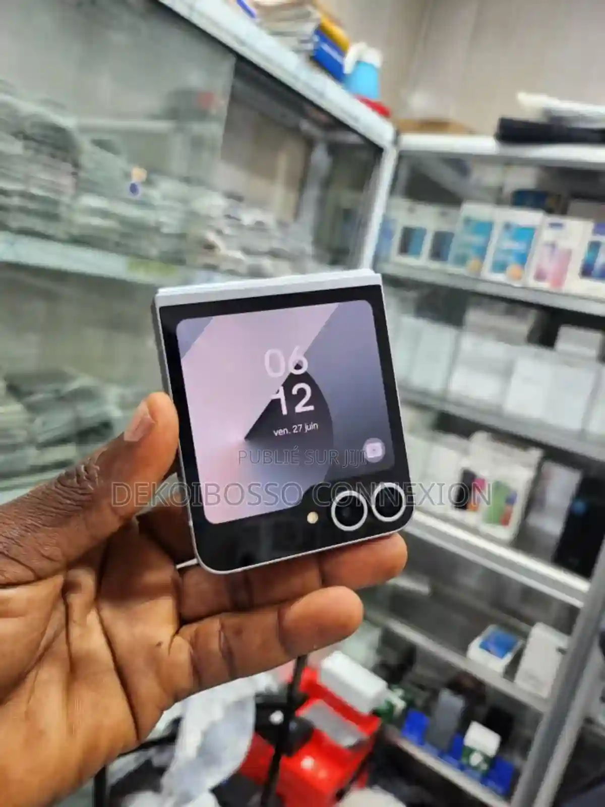 Samsung Galaxy Z Flip6 256 GB Gris - Vue 4