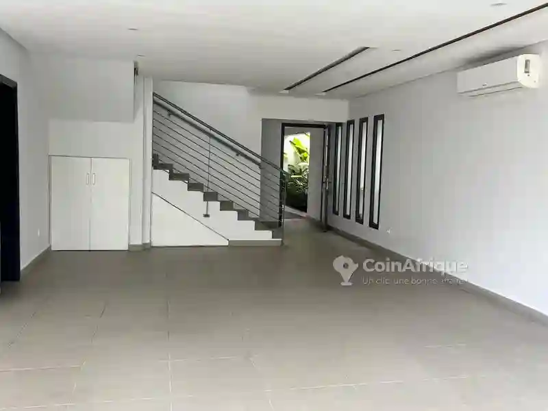 Location Villa 4 Pièces - Cocody - Vue 1