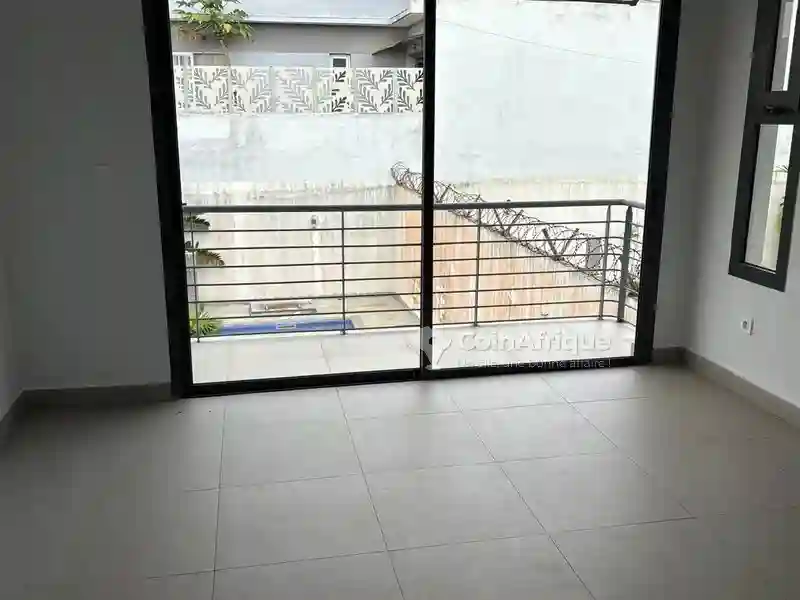 Location Villa 4 Pièces - Cocody - Vue 2