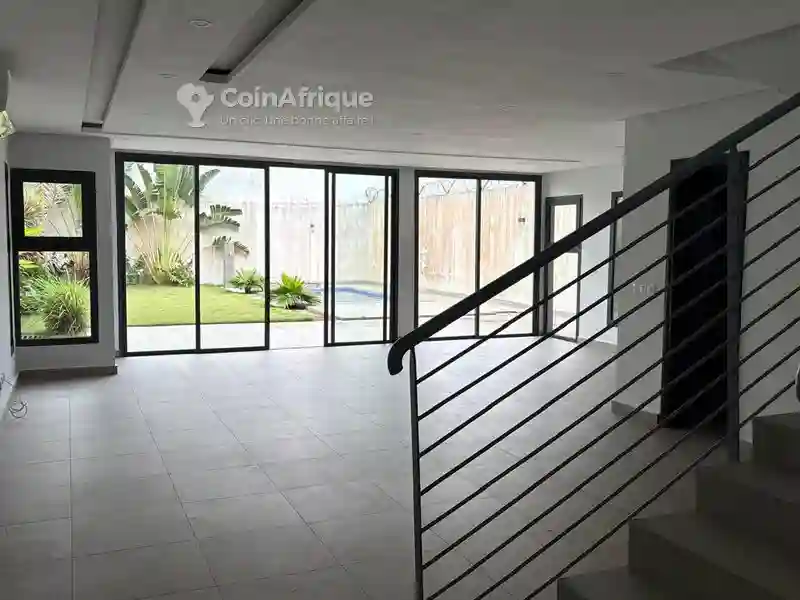 Location Villa 4 Pièces - Cocody - Vue 4