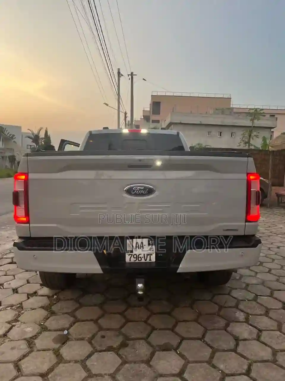 Ford F-150 Limited 2023 Gris - Vue 4