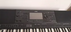 Piano Yamaha PSR Xs 700