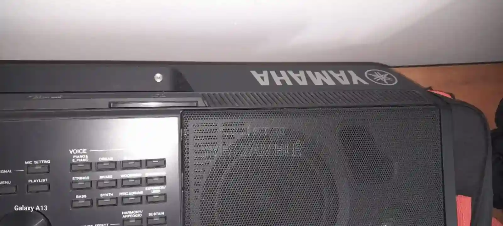 Piano Yamaha PSR Xs 700 - Vue 1