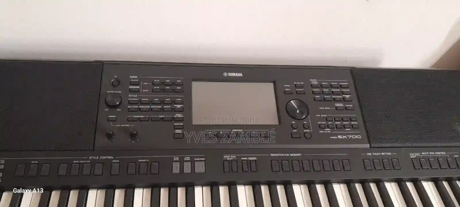 Piano Yamaha PSR Xs 700 - Vue 2