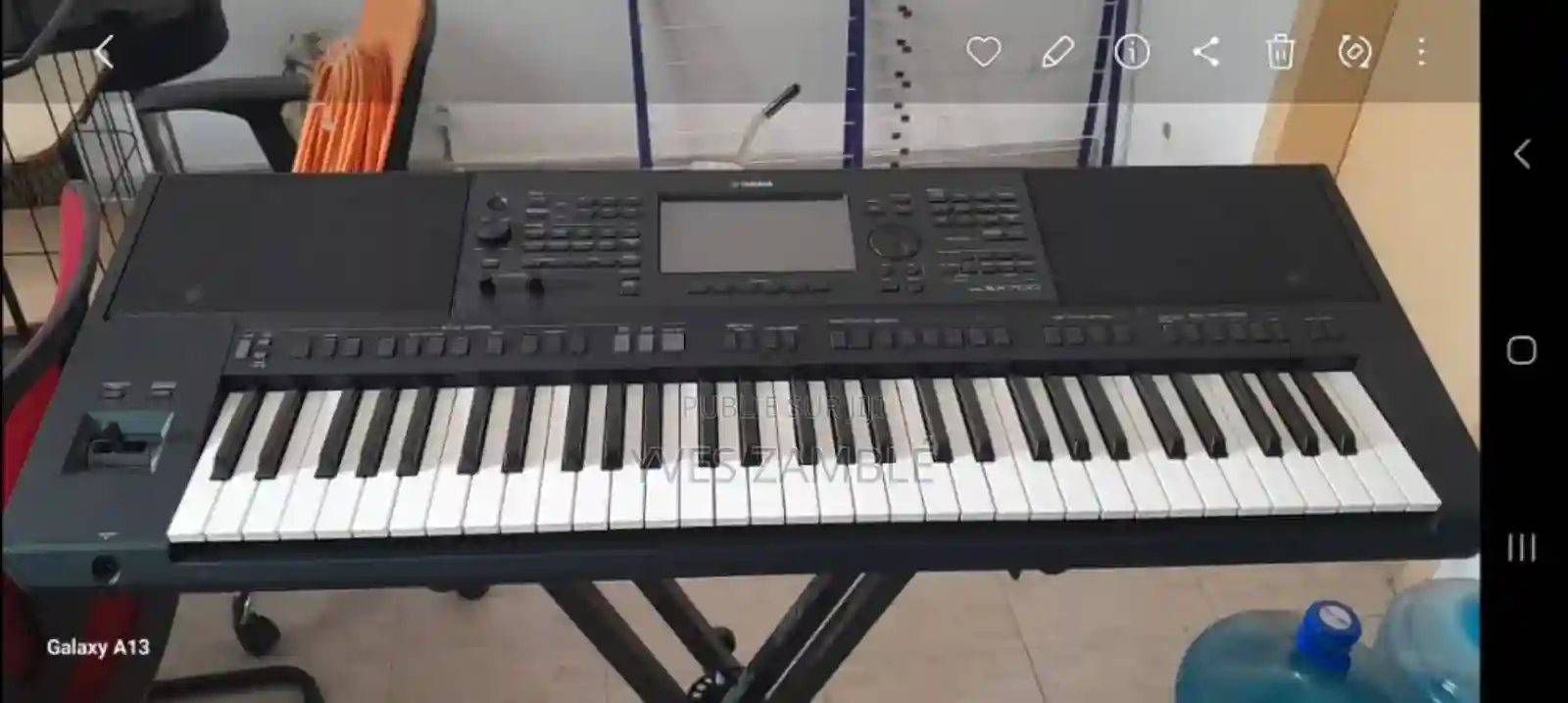 Piano Yamaha PSR Xs 700 - Vue 4