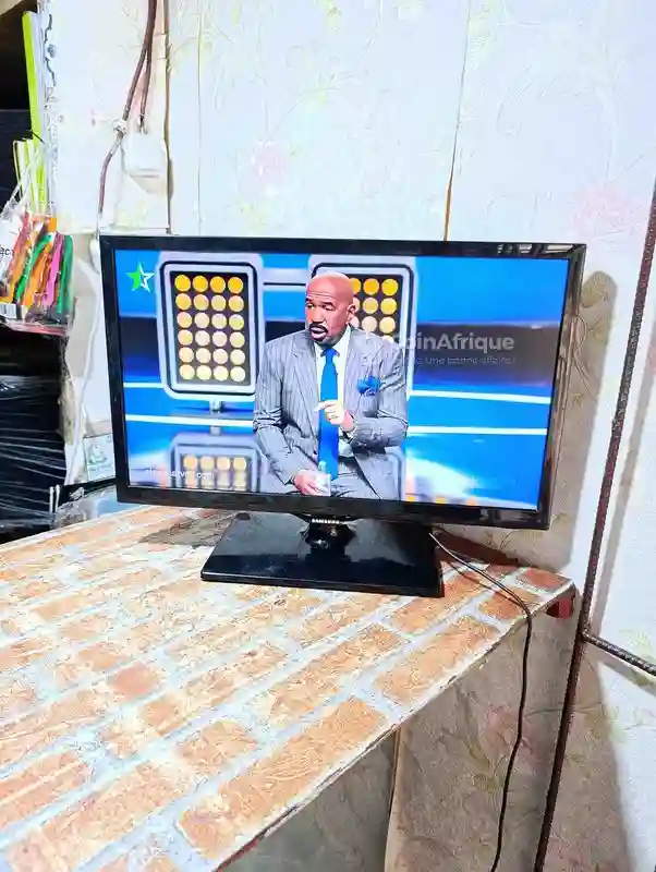 Smart TV Samsung 22&quot - Vue 1