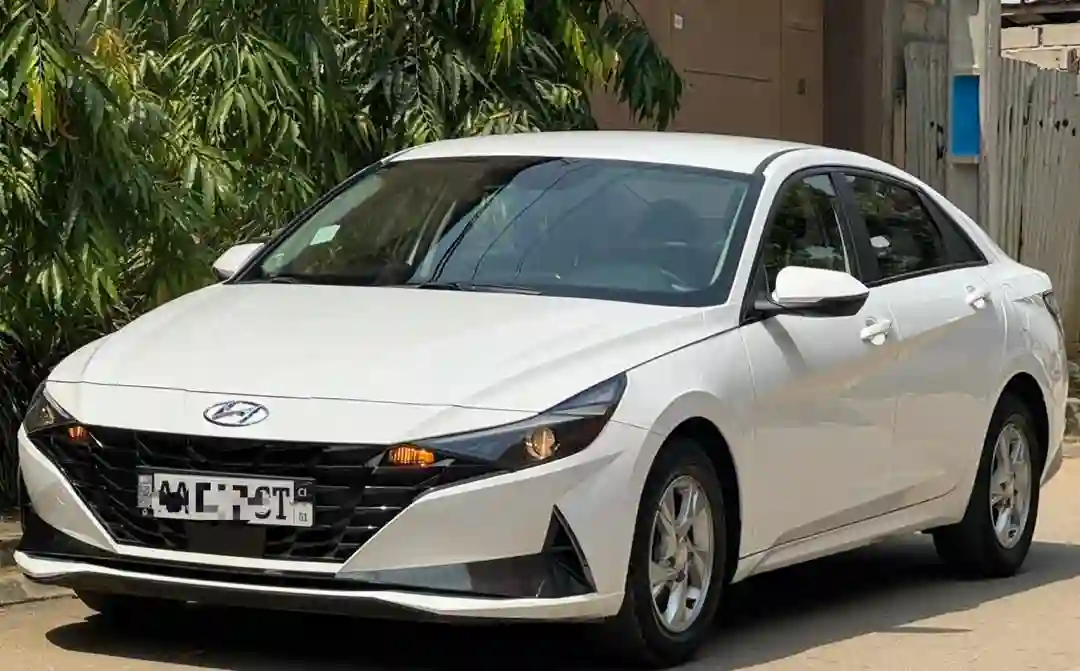 Hyundai AVANTE en vente  - Vue 2