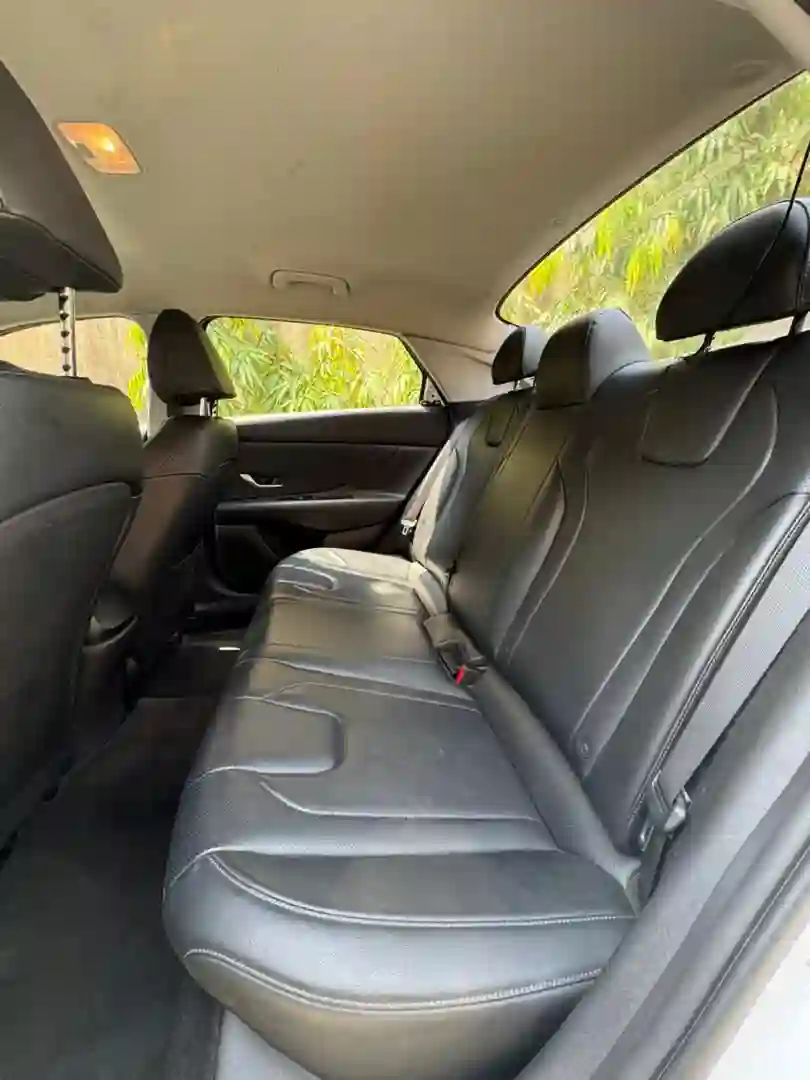 Hyundai AVANTE en vente  - Vue 3