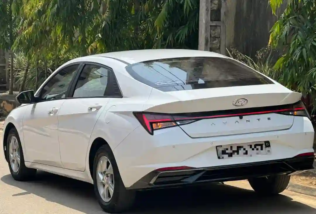 Hyundai AVANTE en vente  - Vue 4