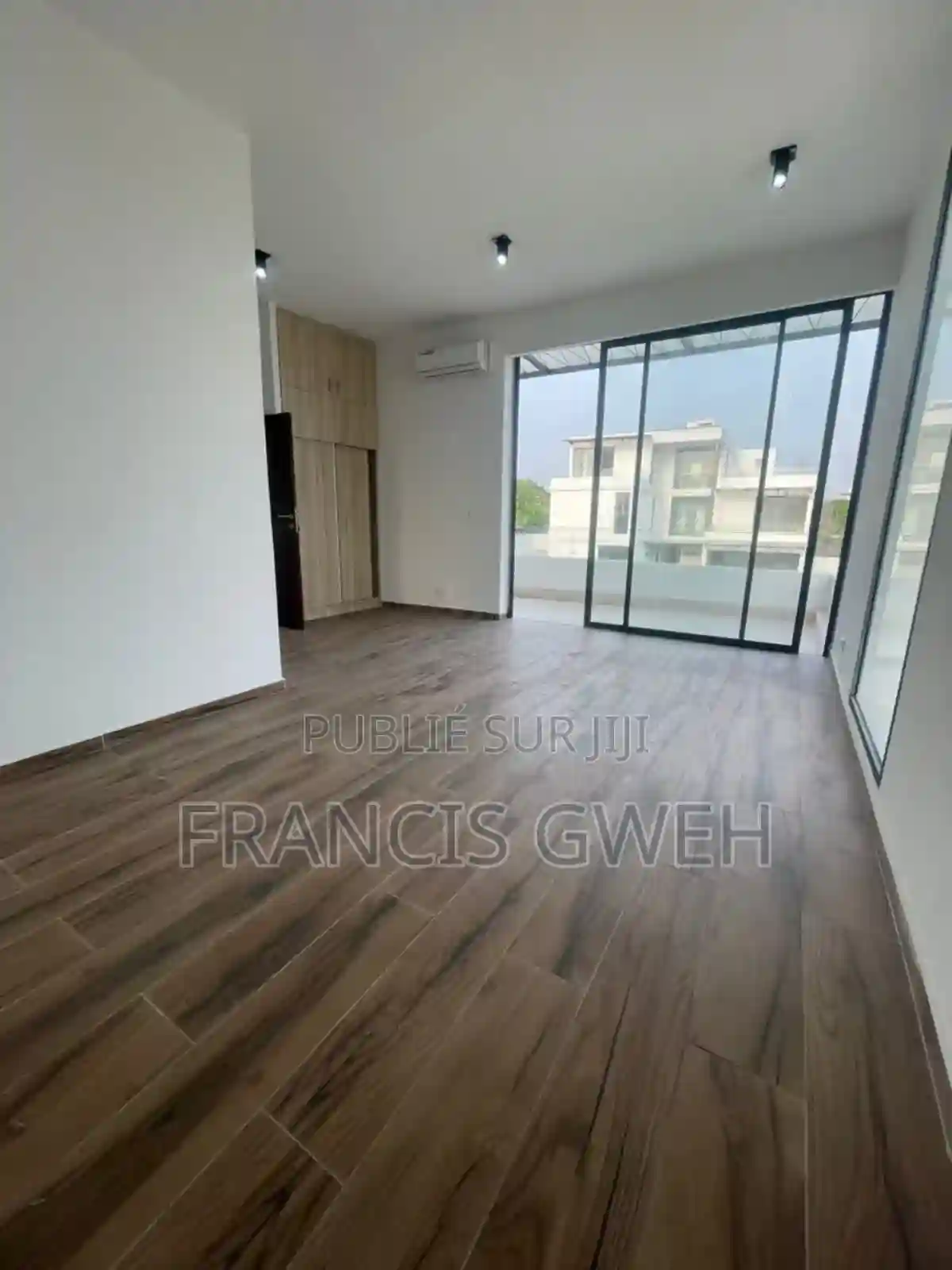 4chbre Duplex Dans Francis Gweh Cocody à Louer - Vue 3