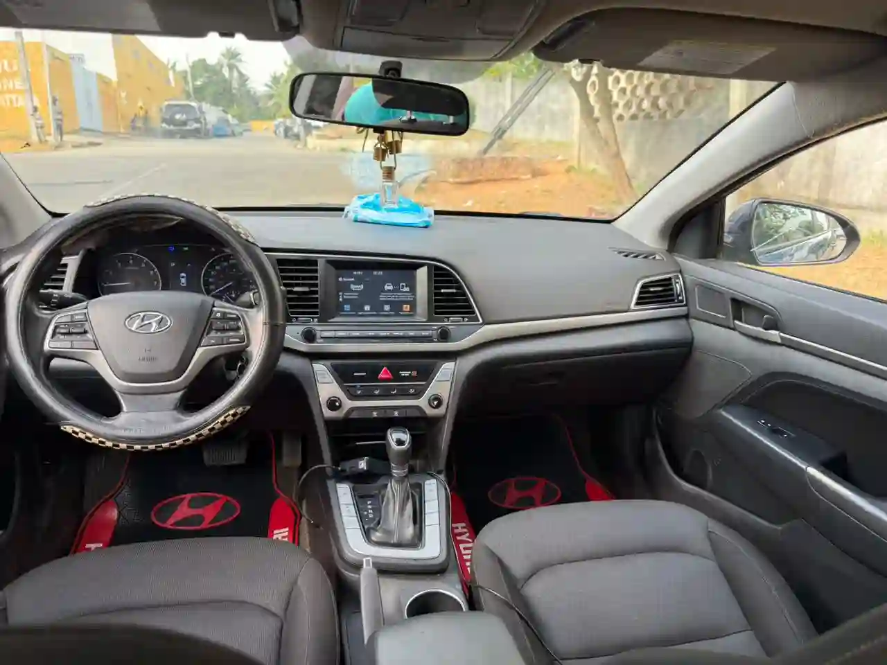 HYUNDAI ELANTRA EN VENTE 