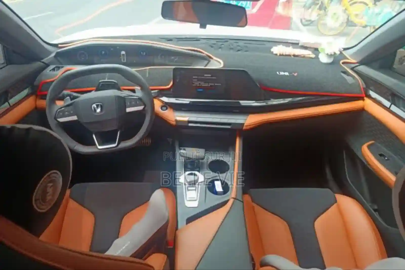 Changan Uni-v 2025 Blanc - Vue 3