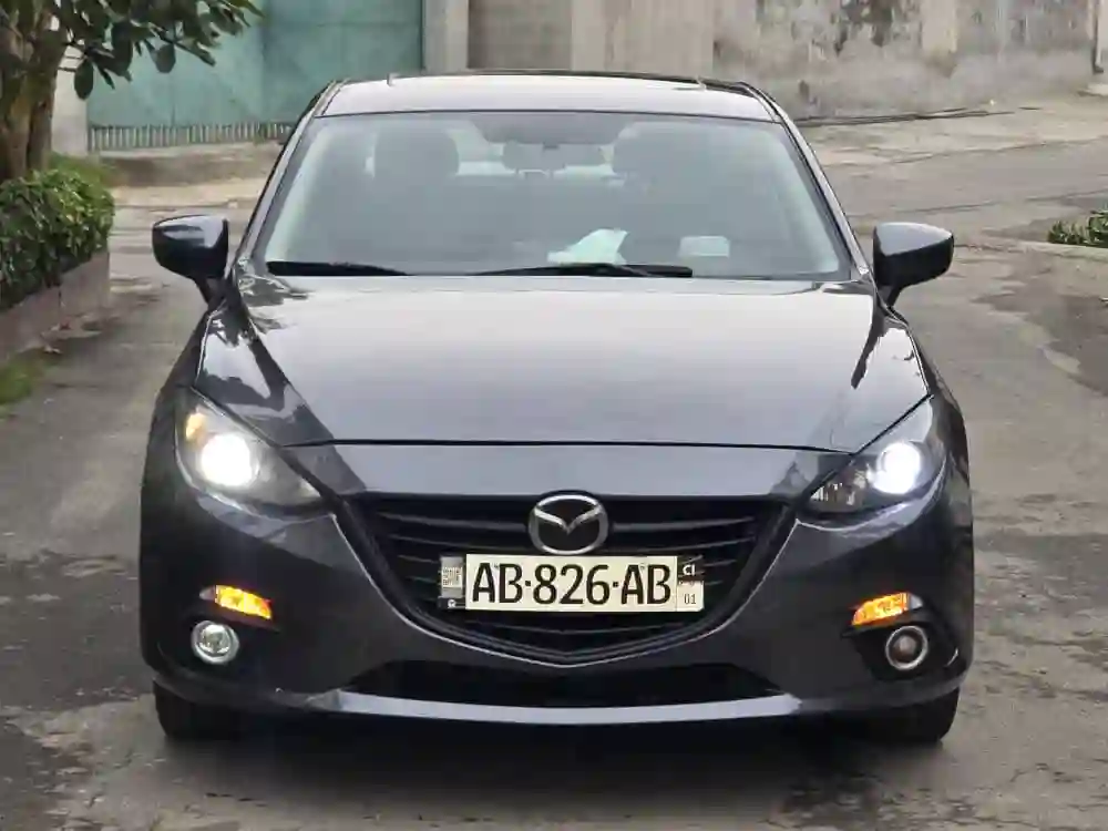 MAZDA 3 EN VENTE  - Vue 3