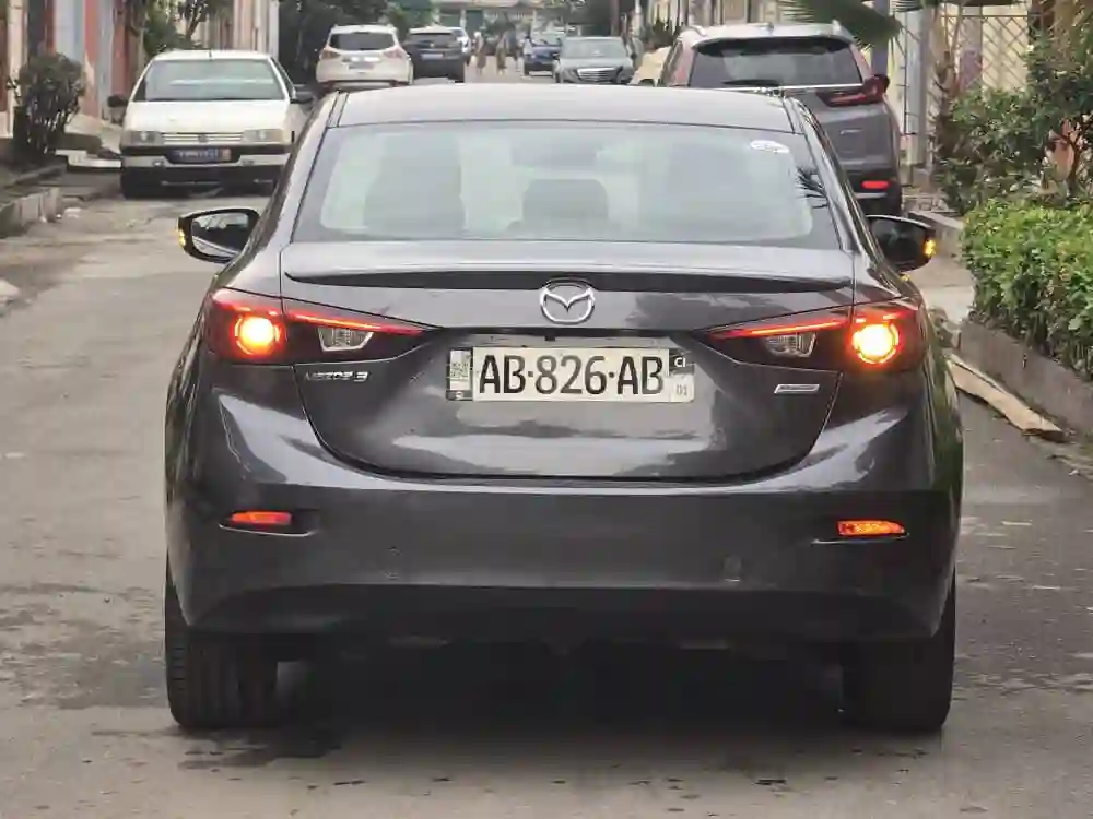MAZDA 3 EN VENTE  - Vue 4