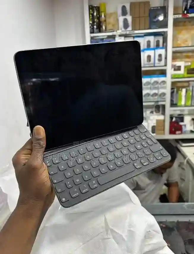 Neuf Apple Ipad 102 (2020) Wi-fi 512 GO Noir - Vue 1