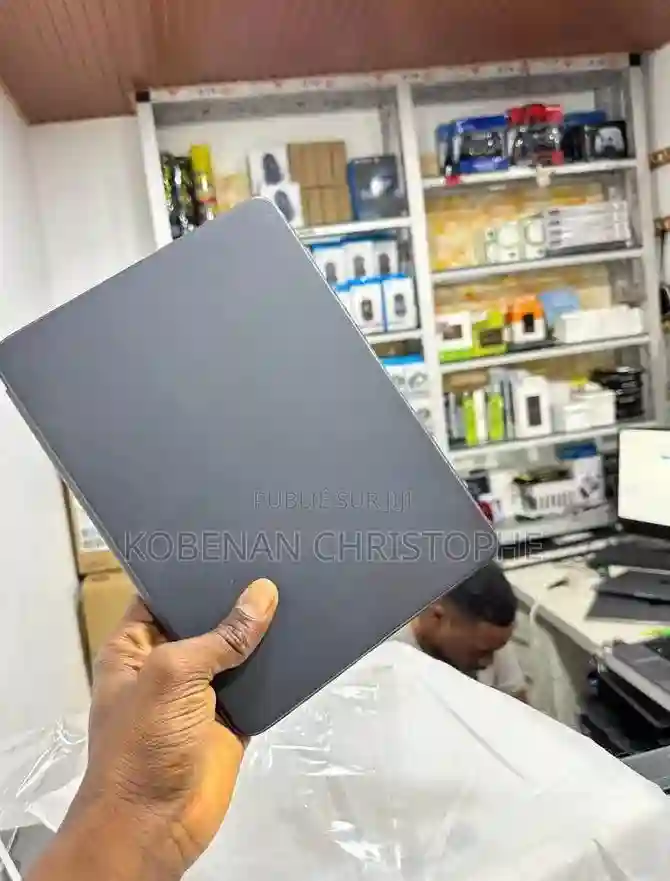 Neuf Apple Ipad 102 (2020) Wi-fi 512 GO Noir - Vue 2