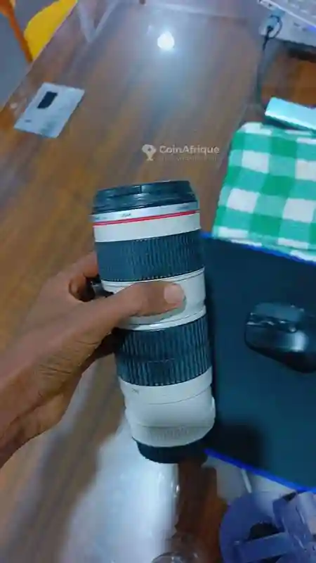 Objectif Canon 70-200mm - Vue 1