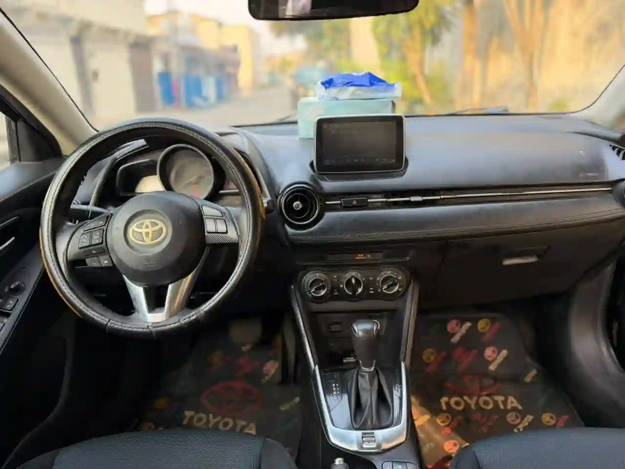 TOYOTA YARIS EN VENTE  - Vue 1