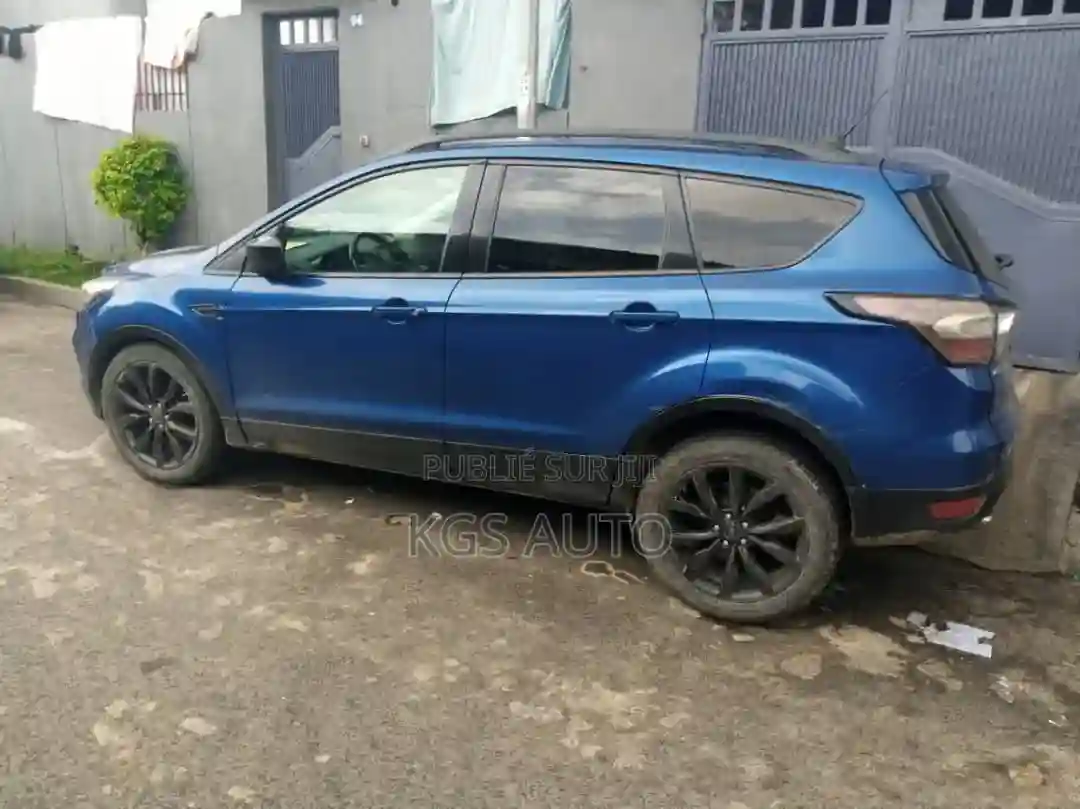 Ford Escape SE FWD 2018 Bleu - Vue 5